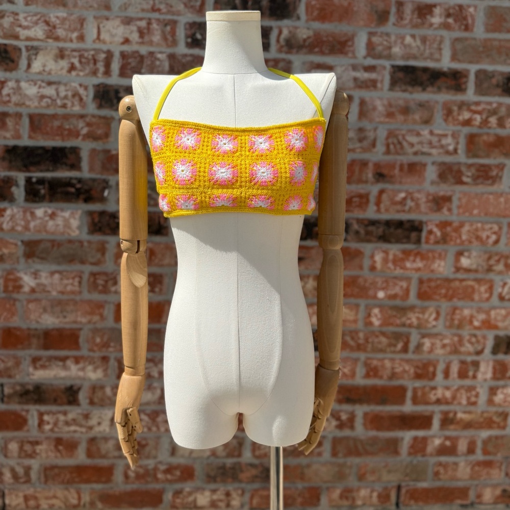Yellow Crocheted 🧶 Floral Crop Top / XS / Excellent condition - Picture 4 of 9